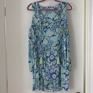 Lily Pulitzer beach cover up. Peekaboo shoulder. 100% rayon. Like new.